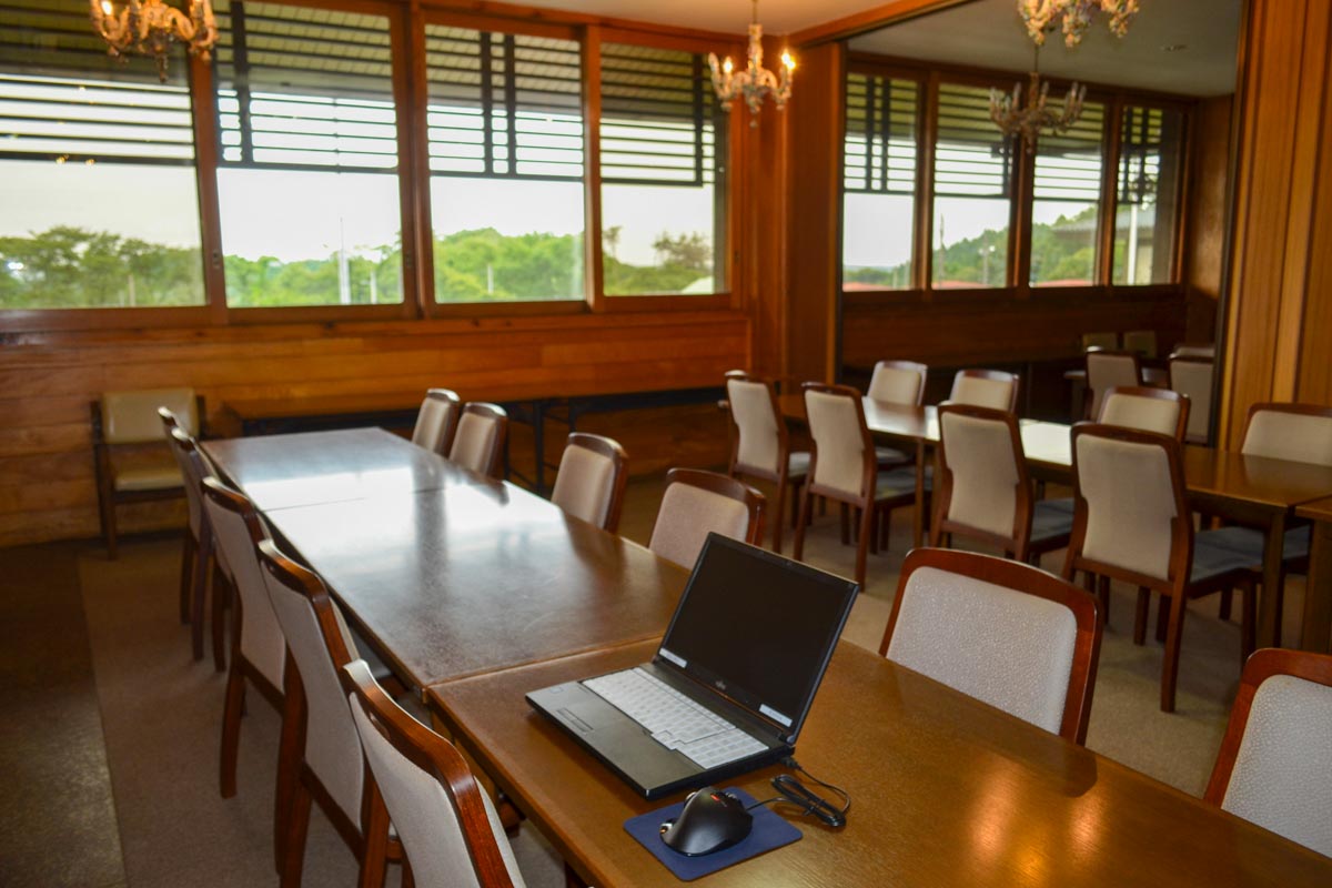 テレワークのオフィスになった白河国際CCのコンペルーム。写真提供:福島県県南地方振興局