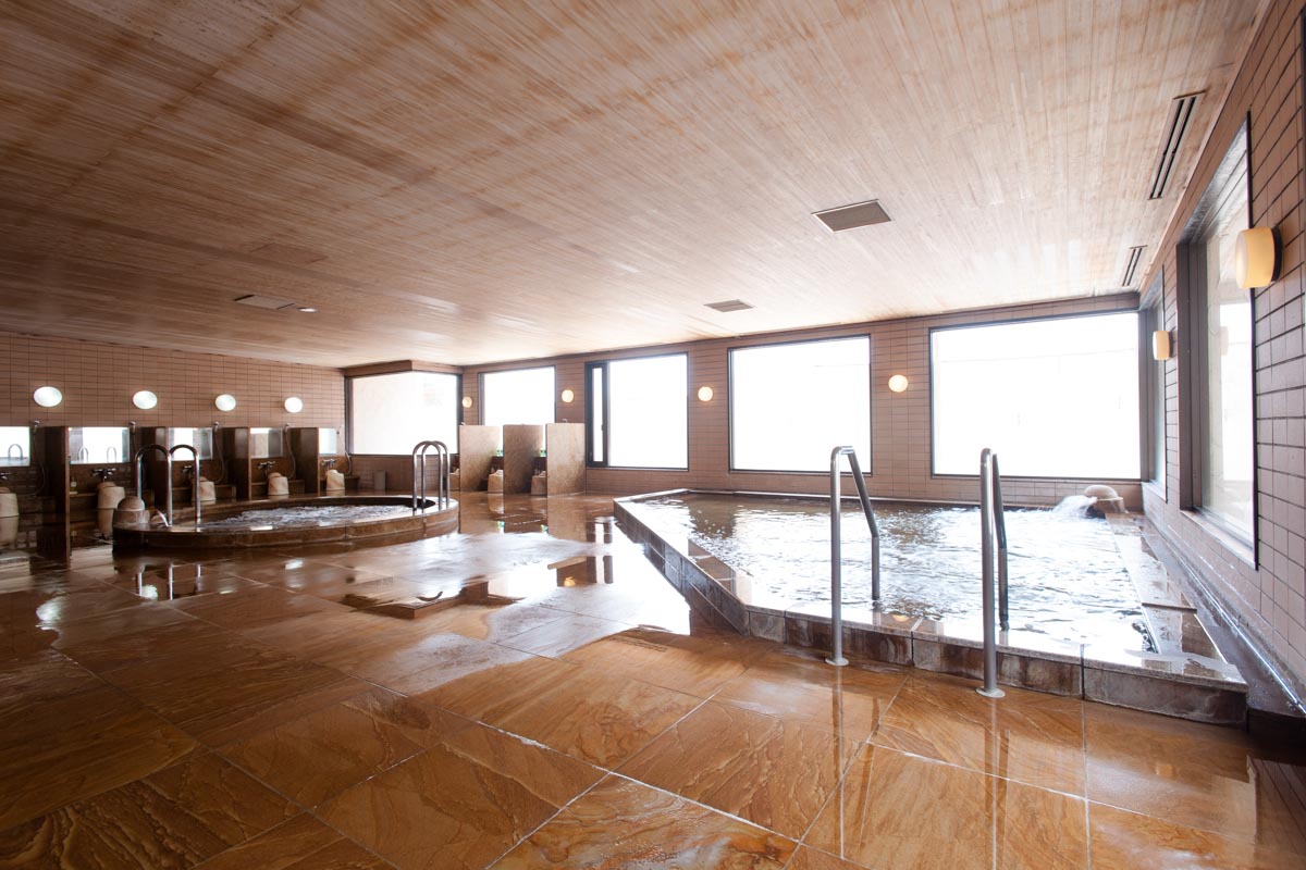 セゴビアGC イン チヨダの男性大浴場。広々としていて、水風呂もあり　写真:ゴルフ場提供