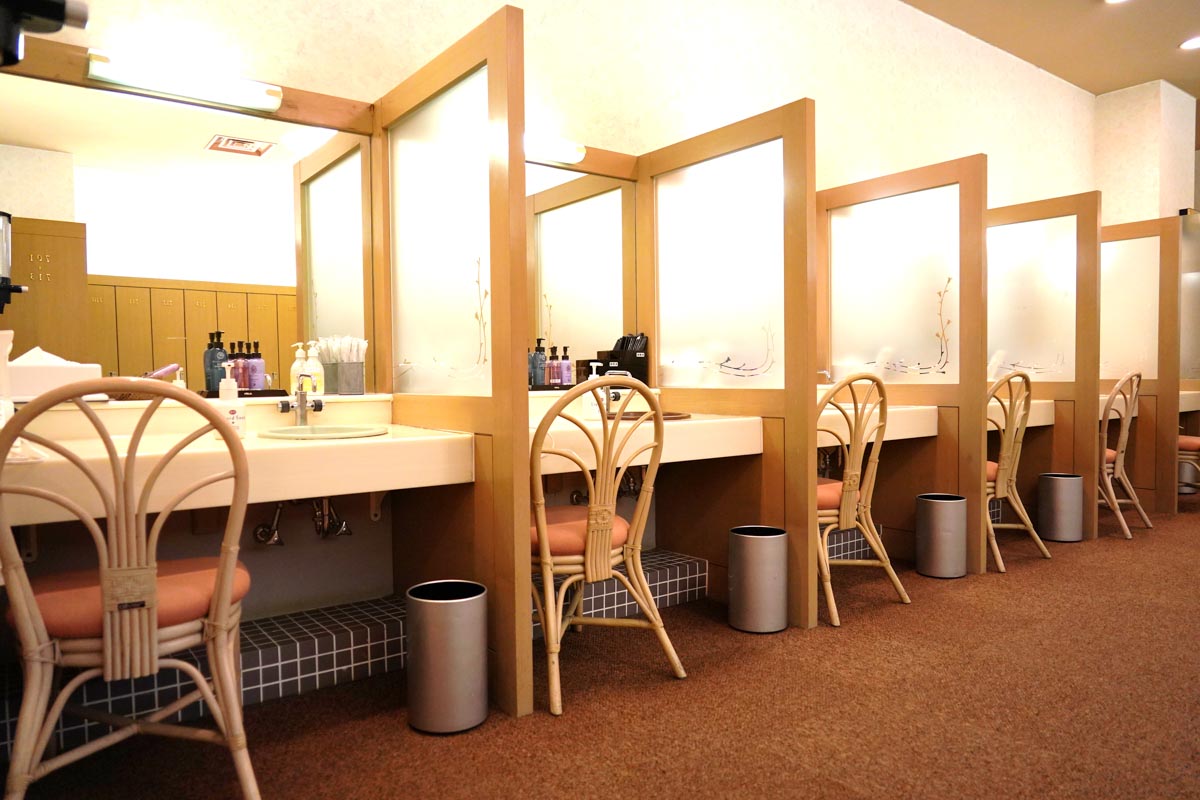 千葉国際CC女性ロッカー室のメイクルーム。写真:ゴルフ場提供