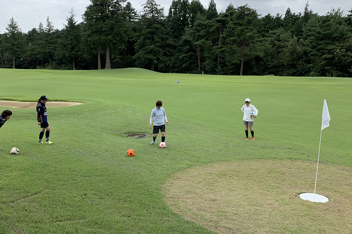 日本各地で大会も開催されている「フットゴルフ」　写真提供：一般社団法人日本フットゴルフ協会