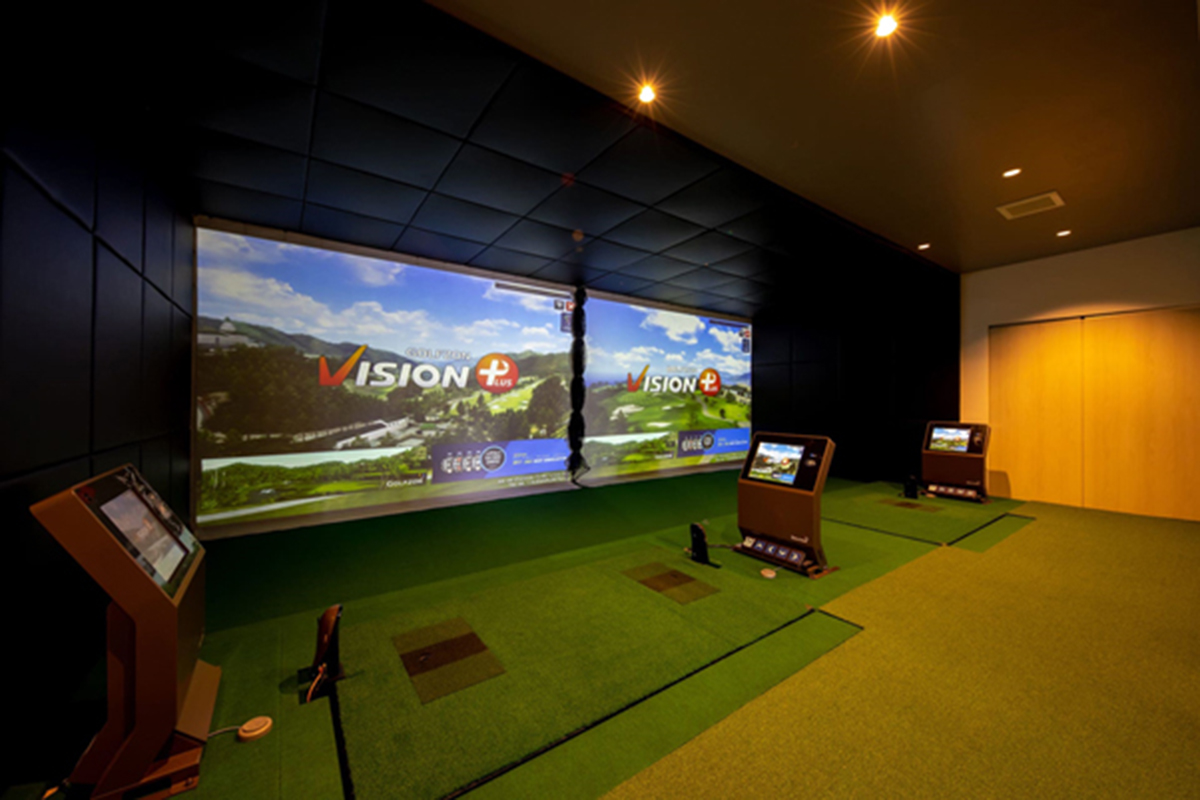 新世代ゴルフシミュレーター「GOLFZON」を設置したゴルフ練習スペース