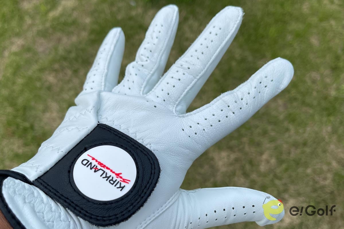 今回試した「コストコ」のゴルフグローブ「Kirkland Signature Golf Glove（カークランドシグネチャーゴルフグローブ）」（4枚セット3380円:税込み）