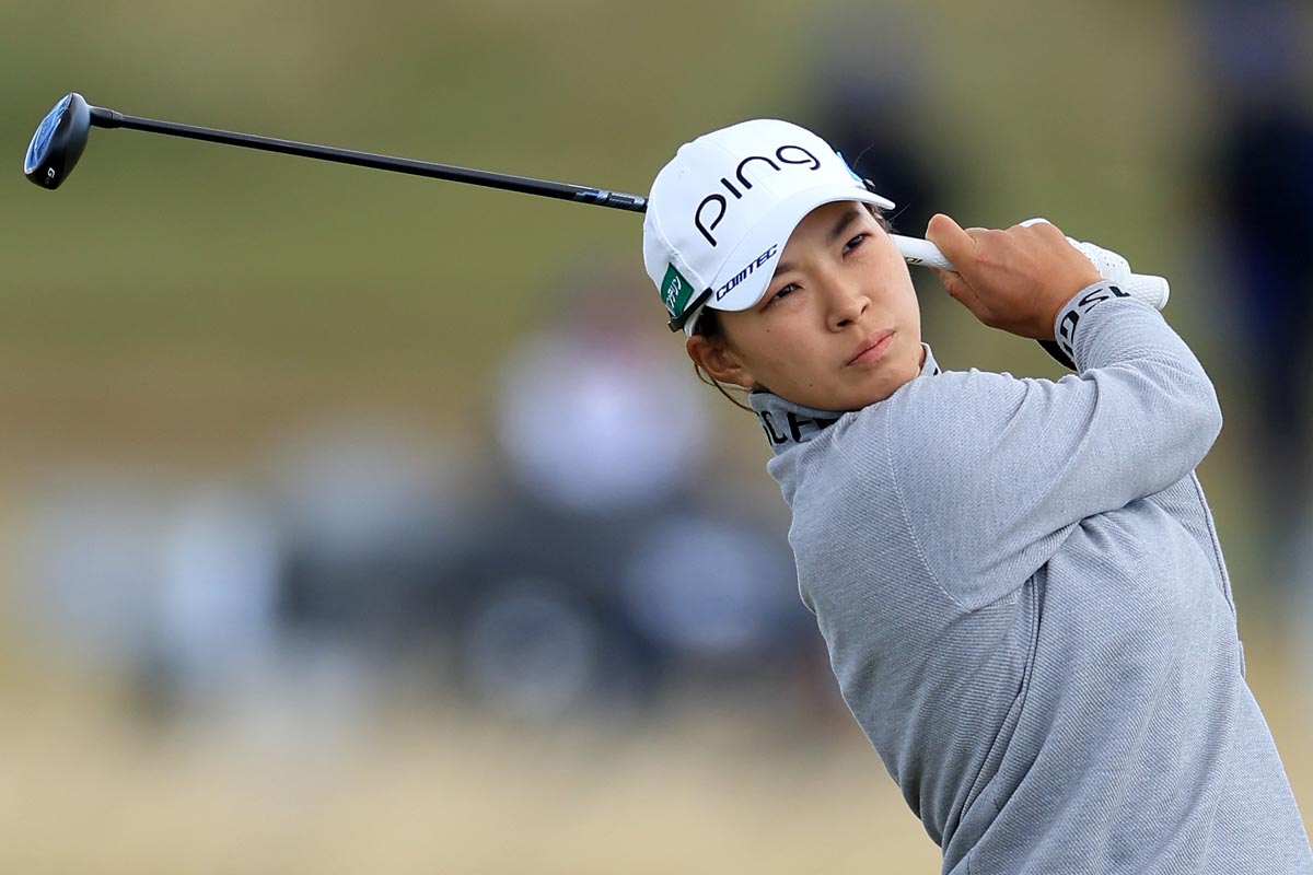 積極的なパッティングでバーディーを量産、単独首位で初日を終えた渋野日向子　写真:Getty Images