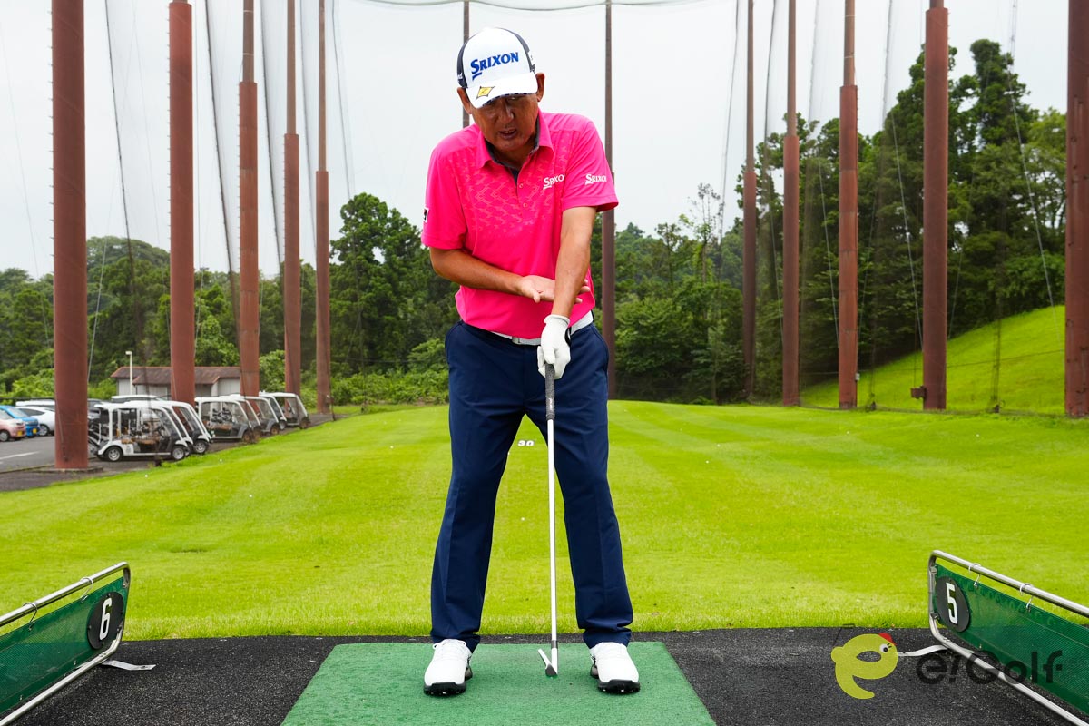 腕のヒジ側に力が入るのはOK