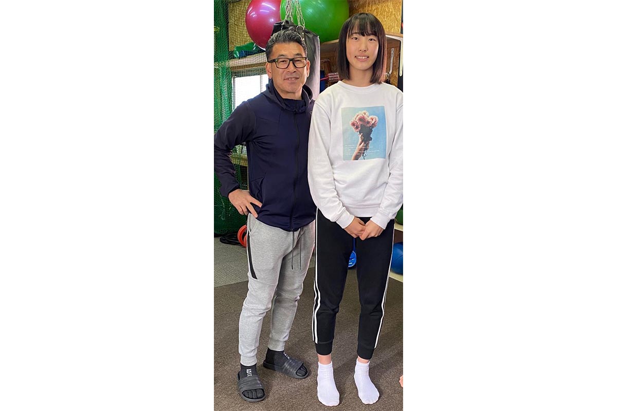 昨年2月、初めて鎌田氏（左）のもとを訪ねた馬場選手　写真：藤井氏提供