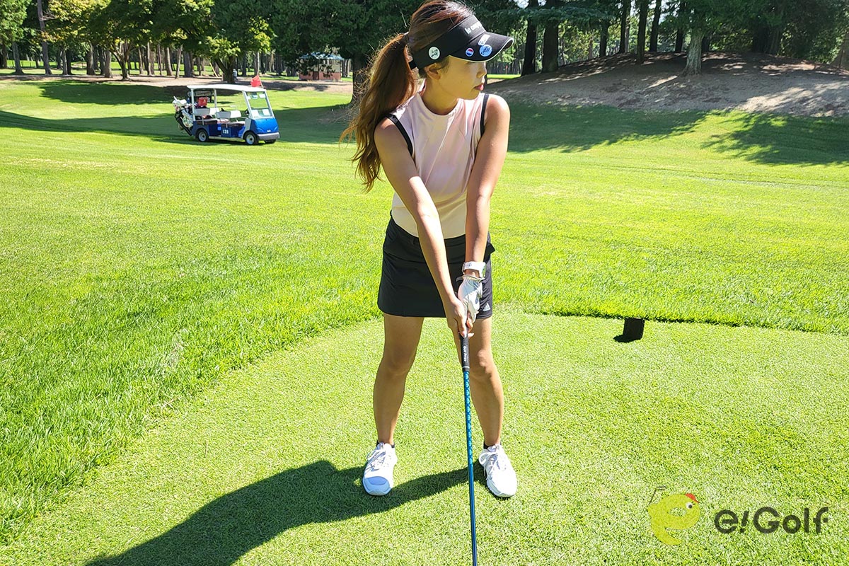 「ELDIO」ドライバー専用モデルを試用しラウンドした、田畑美緒子さん