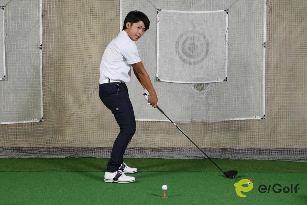 下半身が安定していない状態で両手が体から離れるとミート率が下がる