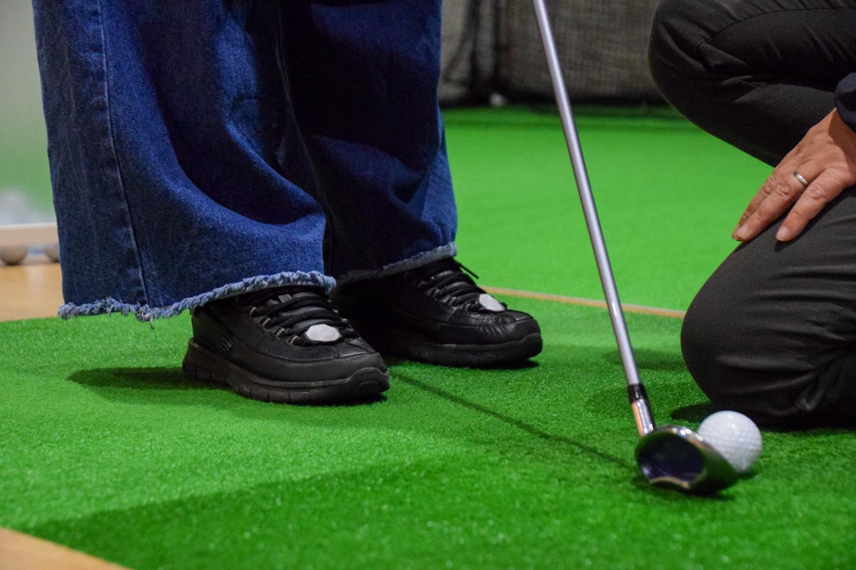 明らかにレッスン行為を行っているにもかかわらず「友人だ」と強弁…（写真はイメージです）　写真：AC