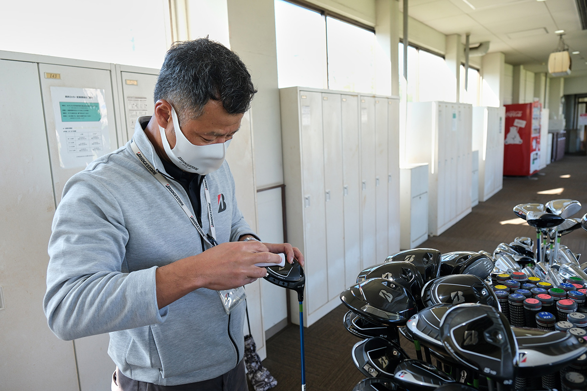 オススメの組み合わせをフィッターがその場で用意