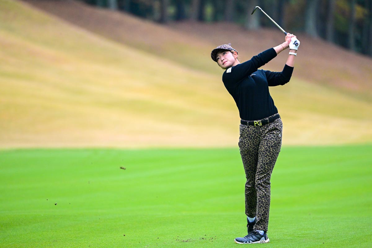 持ち前のスタイルの良さでかなり攻めたファッションも堂々着こなす原英莉花　写真：Getty Images