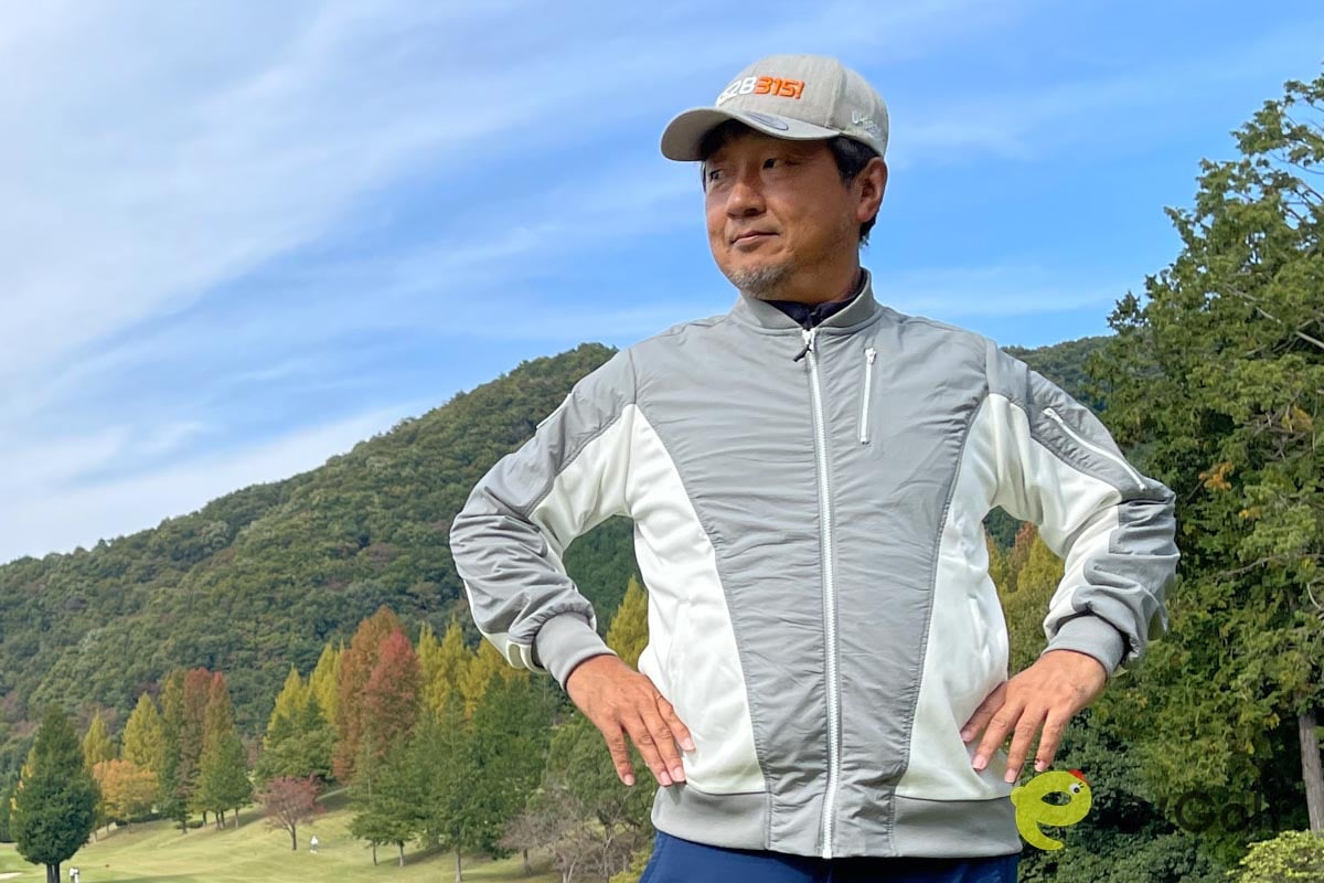 不要なポケットも少なく、シンプルで洗練されたデザインの「GOLFウォームブルゾン」