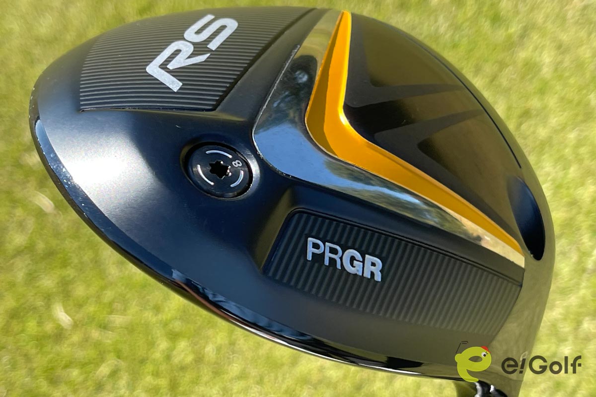 シンプルなソールデザイン。スピン量は少なめで高さもしっかり出せるヘッドに仕上がっていた