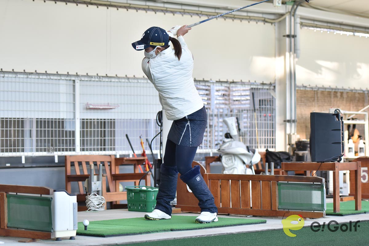 高木優奈の連続写真　写真：山代厚男