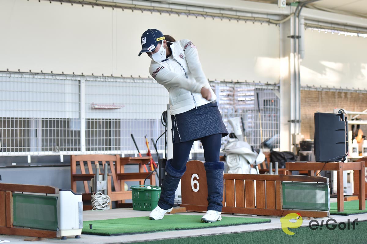 高木優奈の連続写真　写真：山代厚男