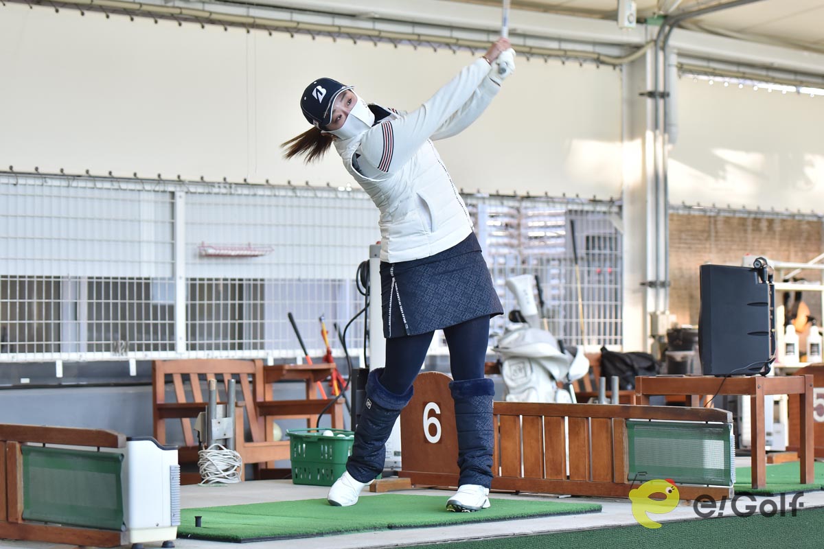 高木優奈の連続写真　写真：山代厚男