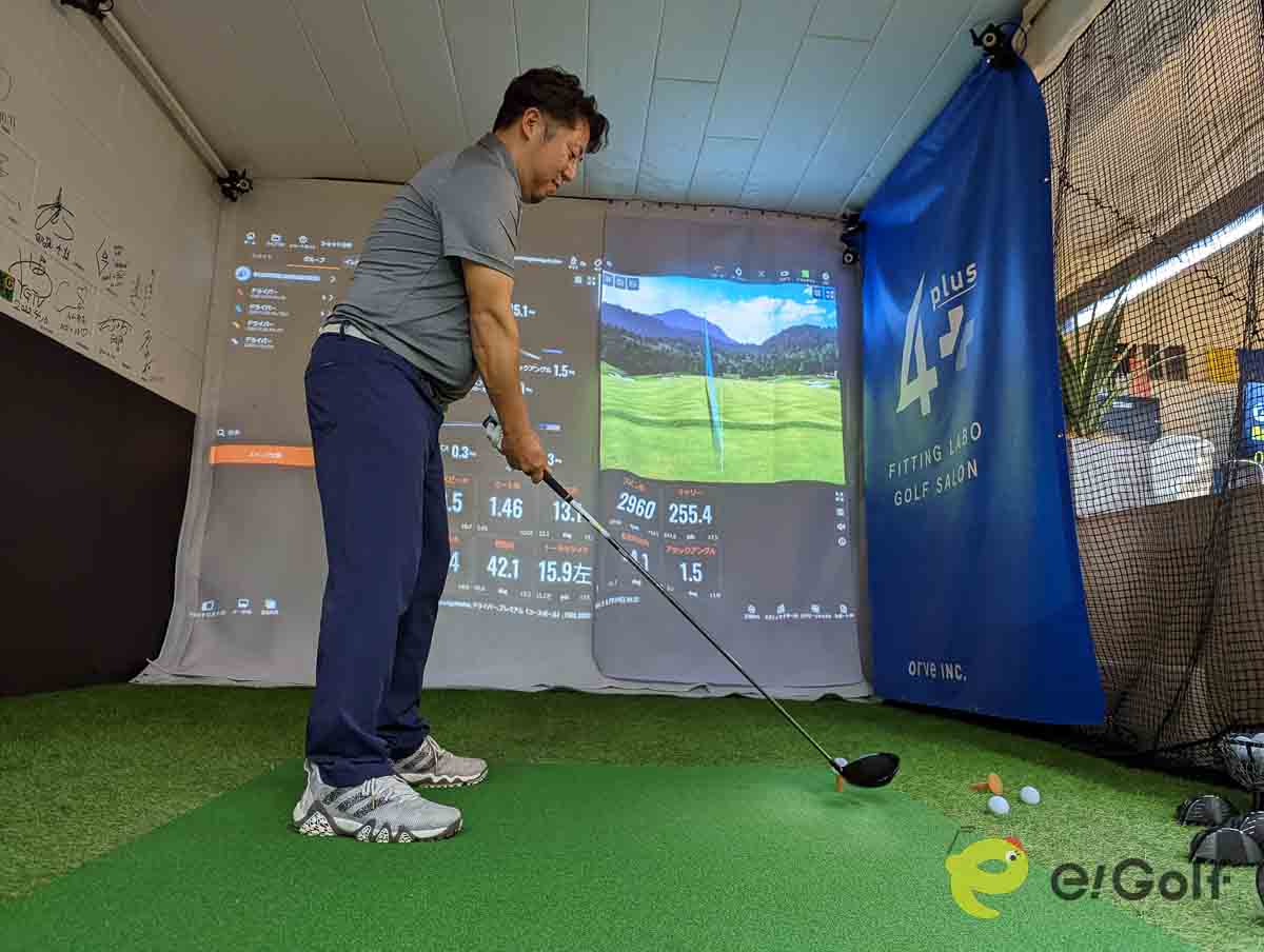 「ヘッドの造形がきれいで構えやすい」と甲斐氏。形状やフィーリングへの配慮は多くの国産メーカーに見られる特徴