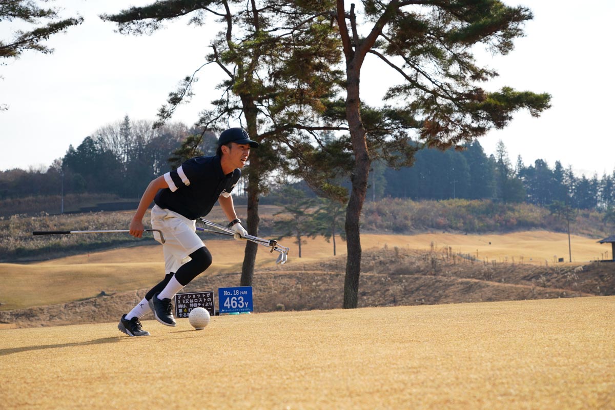 昨年12月にセブンハンドレッドクラブ（栃木県）で開催された「スピードゴルフオープン2021」の様子　写真：日本スピードゴルフ協会提供