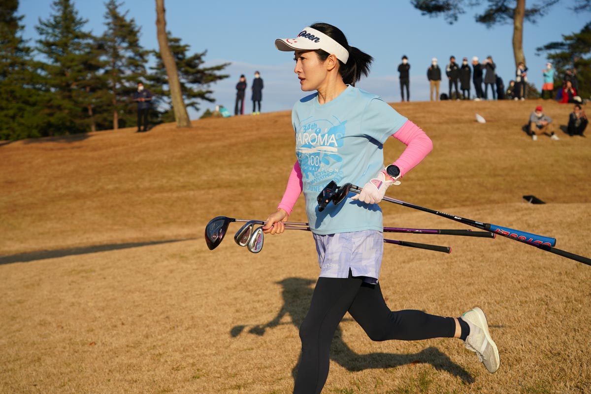 昨年12月にセブンハンドレッドクラブ（栃木県）で開催された「スピードゴルフオープン2021」の様子　写真：日本スピードゴルフ協会提供
