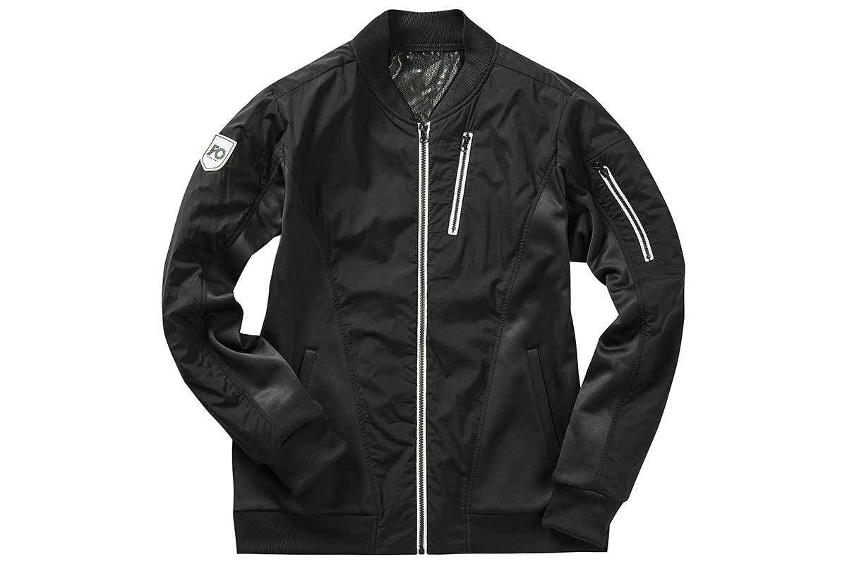 GOLFウォームブルゾン　ブラック（2900円、税込み）