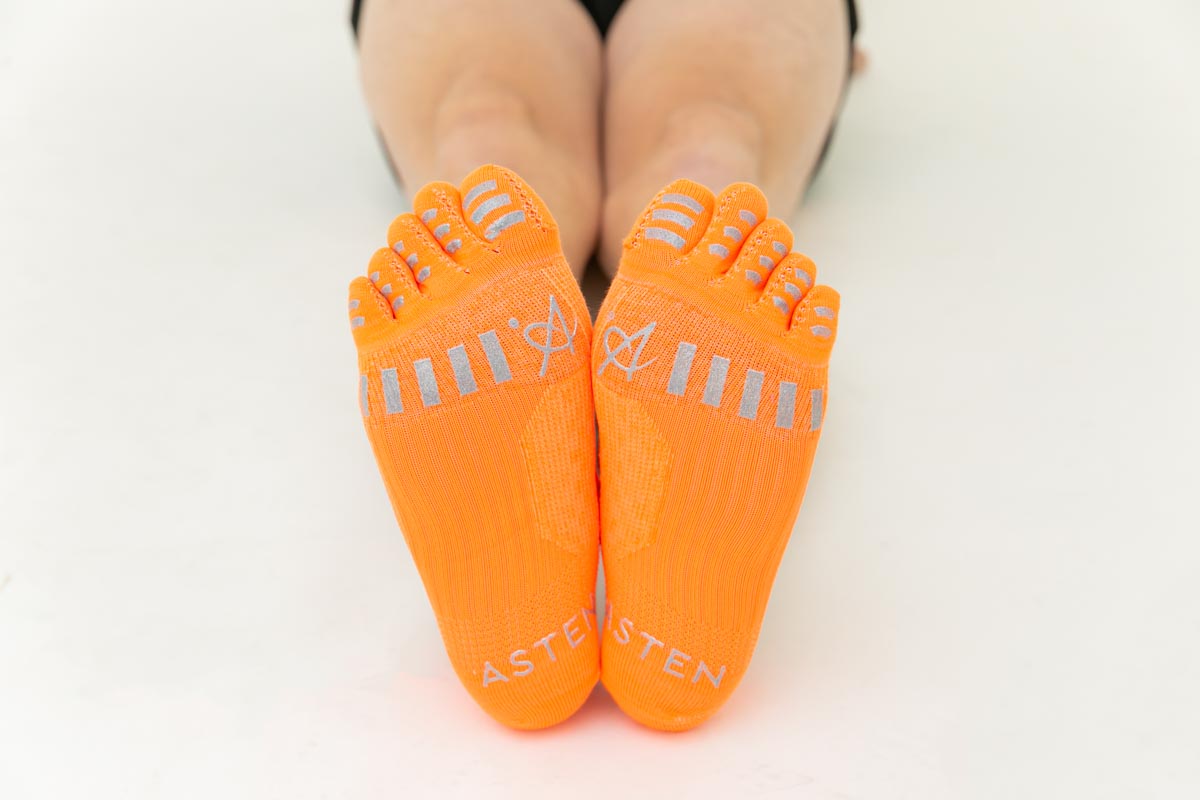 ASTEN ゴルフ用ソックス「イーグルグリップ」（オレンジ、3300円・税込み）