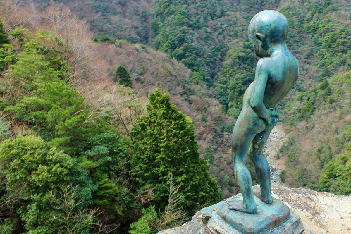 わざとじゃなくても人にかけてはいけません　写真：AC