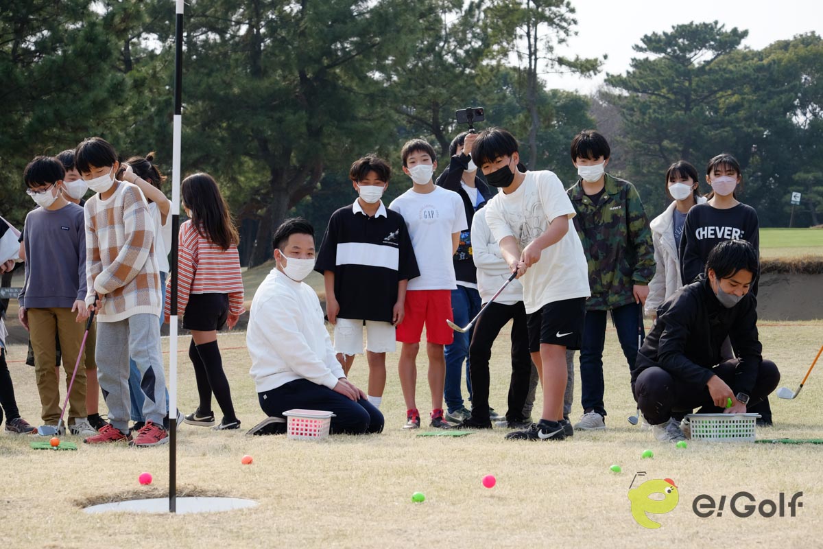 〈茅ヶ崎市 卒業記念「Special Days」 in GDO茅ヶ崎ゴルフリンクス〉での浜須賀小の児童たち