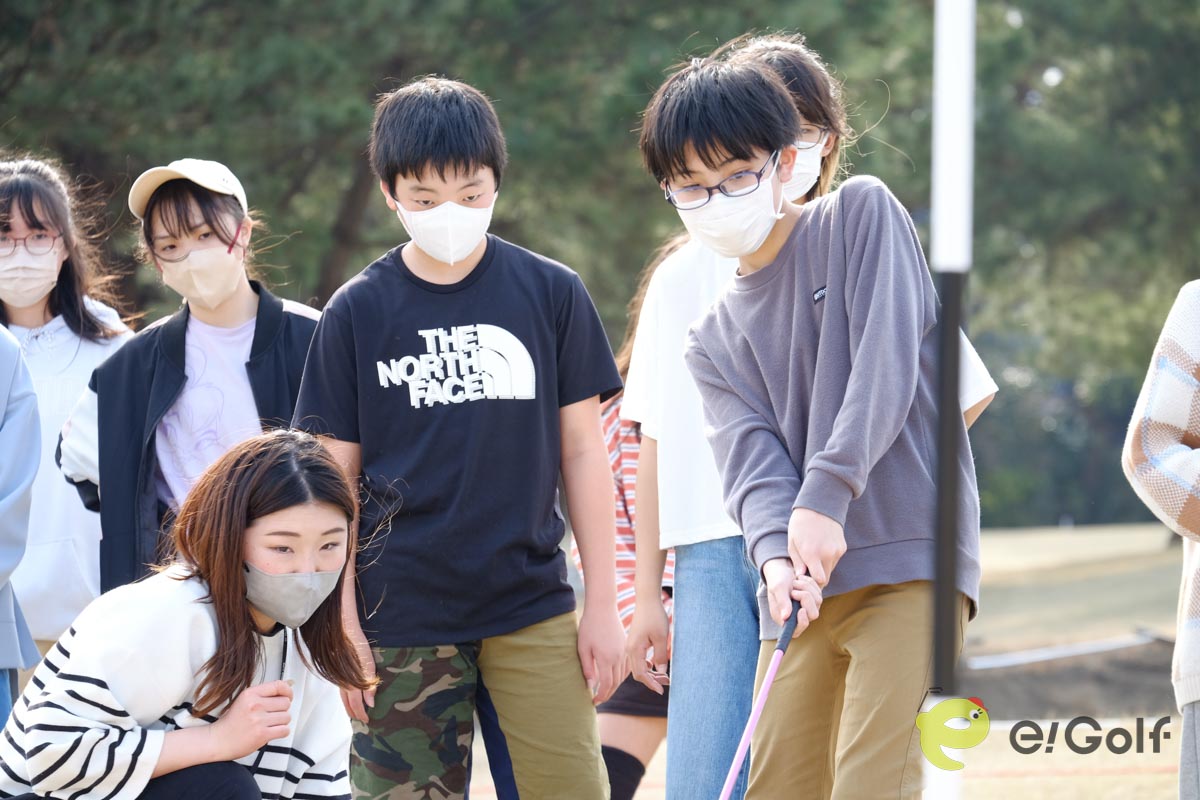 〈茅ヶ崎市 卒業記念「Special Days」 in GDO茅ヶ崎ゴルフリンクス〉での浜須賀小の児童たち