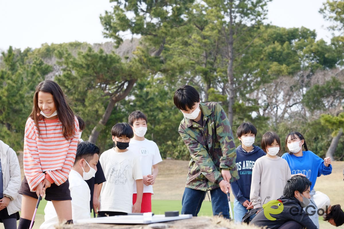 〈茅ヶ崎市 卒業記念「Special Days」 in GDO茅ヶ崎ゴルフリンクス〉での浜須賀小の児童たち