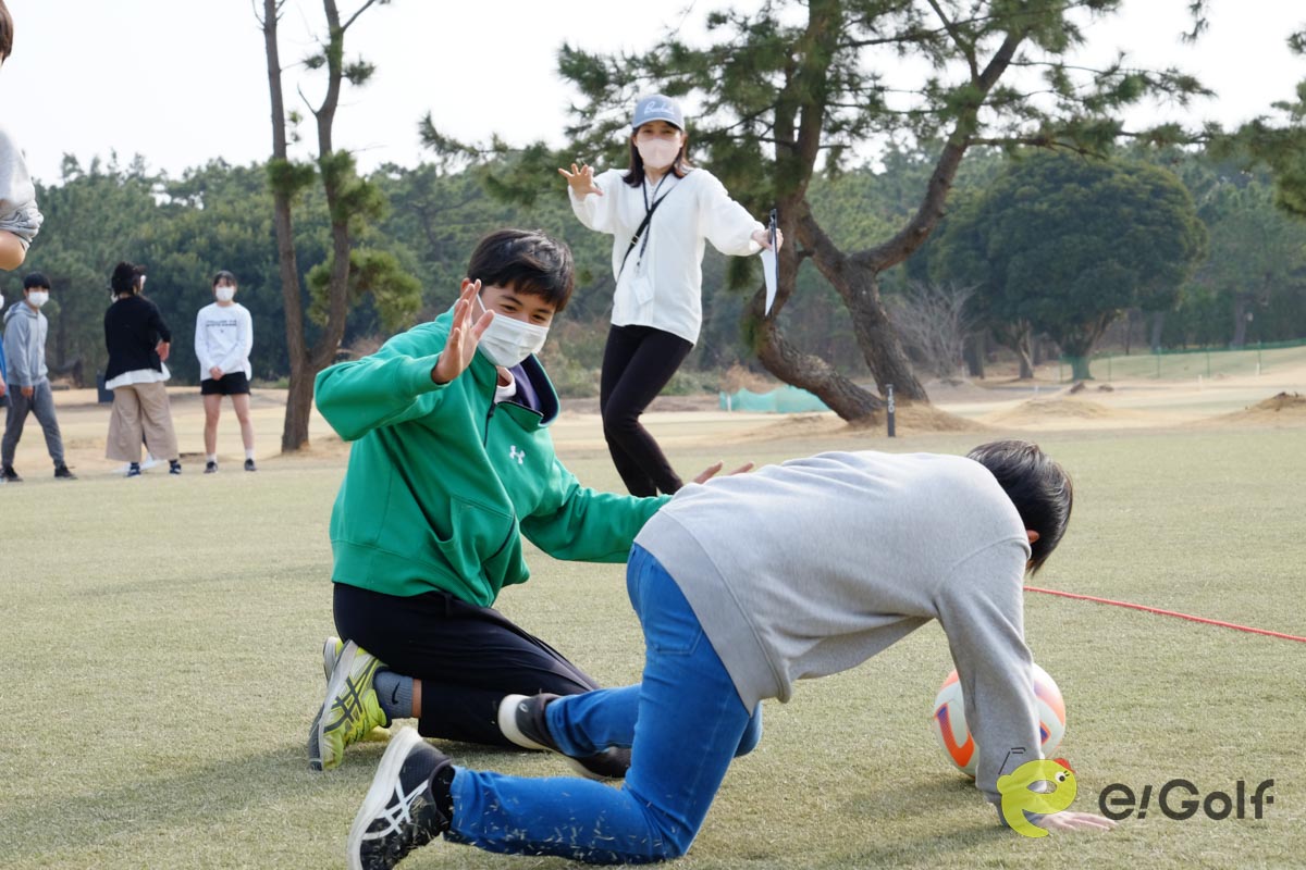 〈茅ヶ崎市 卒業記念「Special Days」 in GDO茅ヶ崎ゴルフリンクス〉での浜須賀小の児童たち