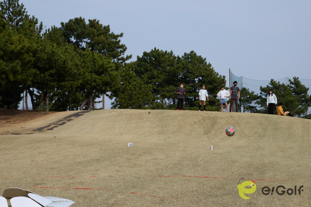 〈茅ヶ崎市 卒業記念「Special Days」 in GDO茅ヶ崎ゴルフリンクス〉での浜須賀小の児童たち