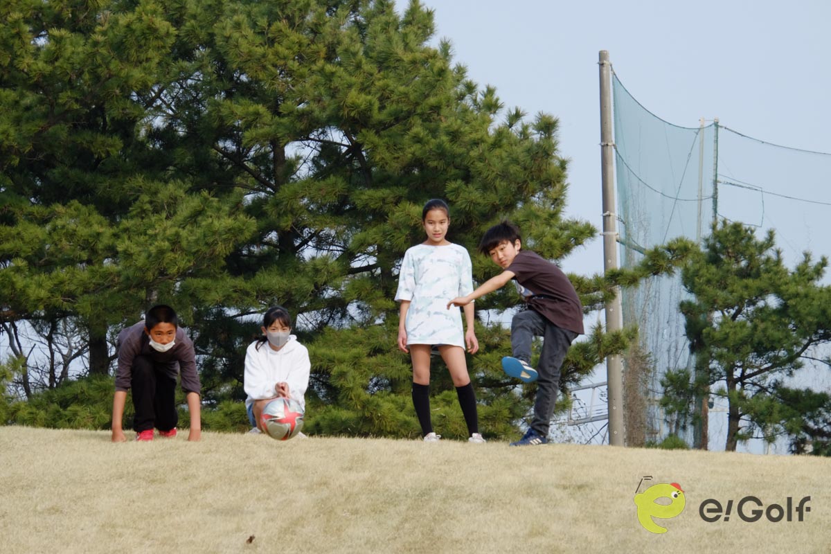 〈茅ヶ崎市 卒業記念「Special Days」 in GDO茅ヶ崎ゴルフリンクス〉での浜須賀小の児童たち