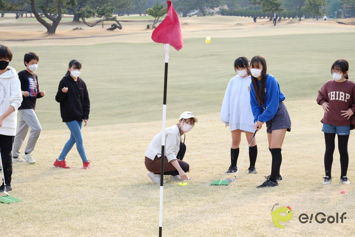 〈茅ヶ崎市 卒業記念「Special Days」 in GDO茅ヶ崎ゴルフリンクス〉での浜須賀小の児童たち