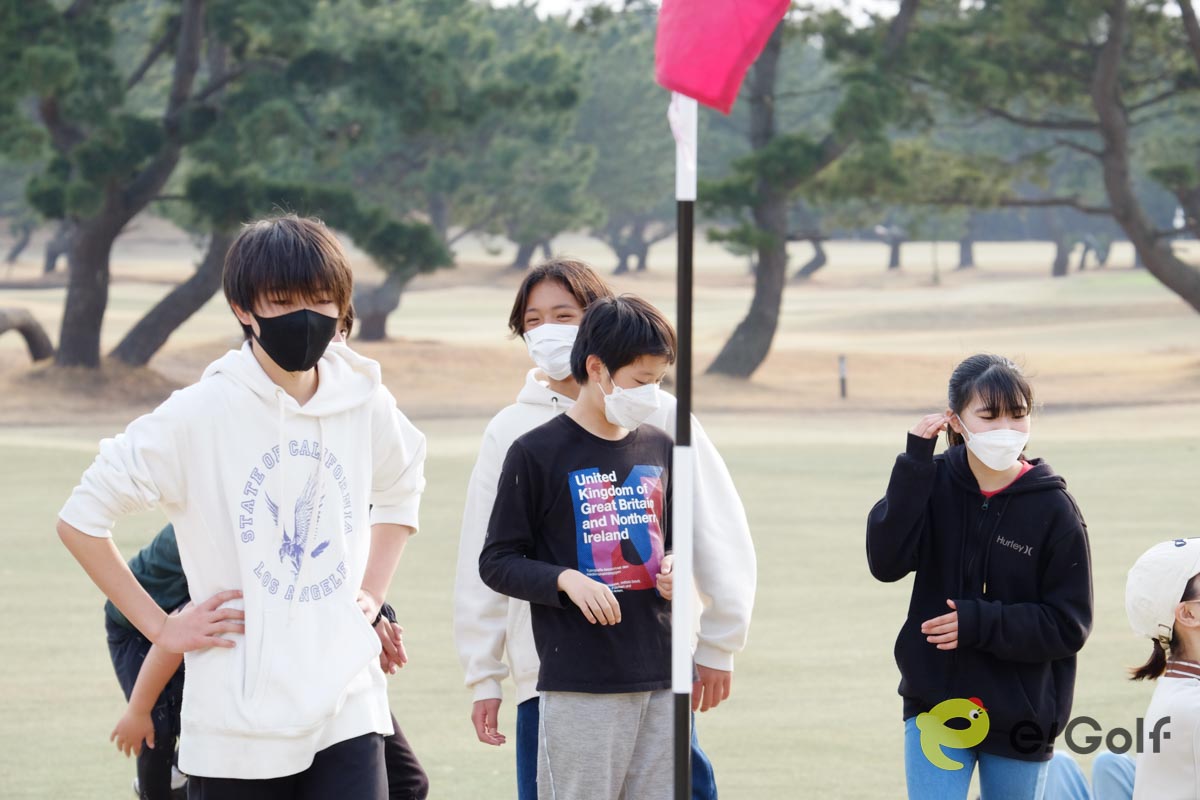 〈茅ヶ崎市 卒業記念「Special Days」 in GDO茅ヶ崎ゴルフリンクス〉での浜須賀小の児童たち