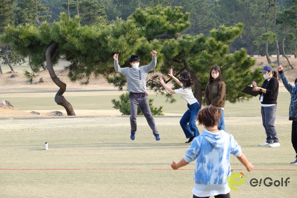 〈茅ヶ崎市 卒業記念「Special Days」 in GDO茅ヶ崎ゴルフリンクス〉での浜須賀小の児童たち