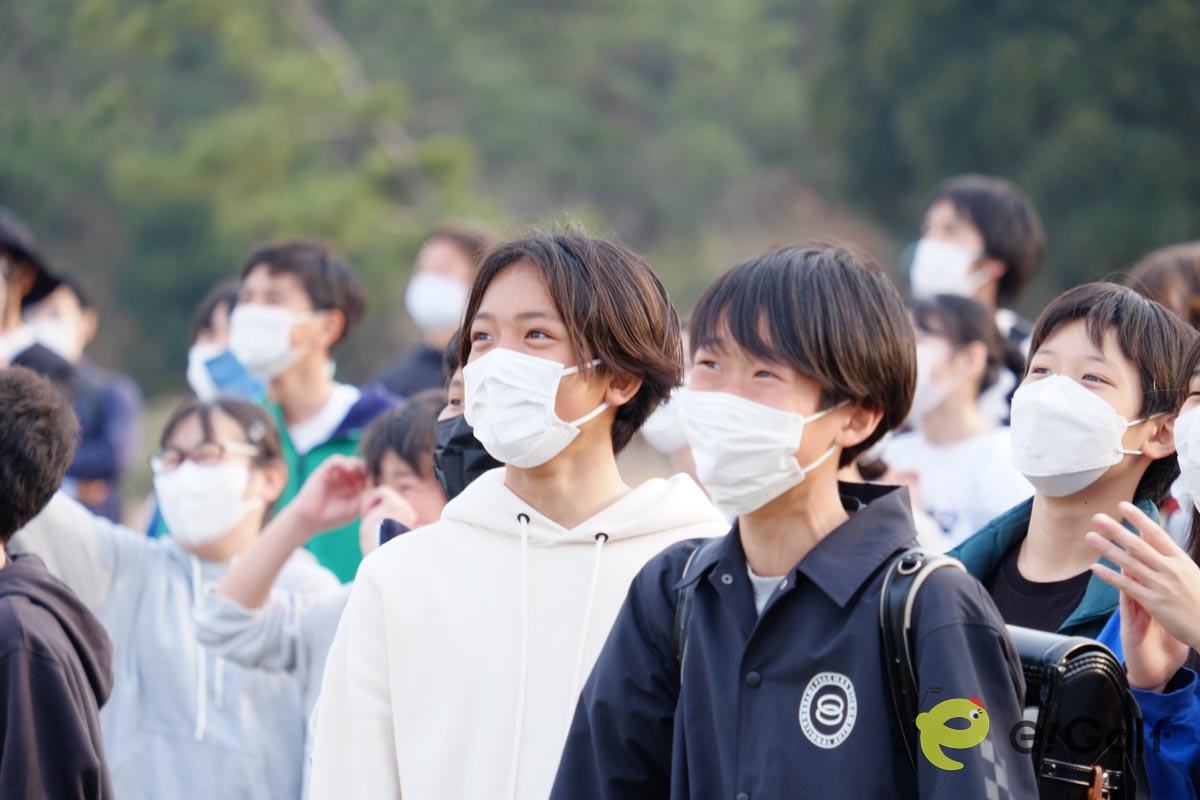 最後は希望を乗せた風船飛ばしで締めくくった