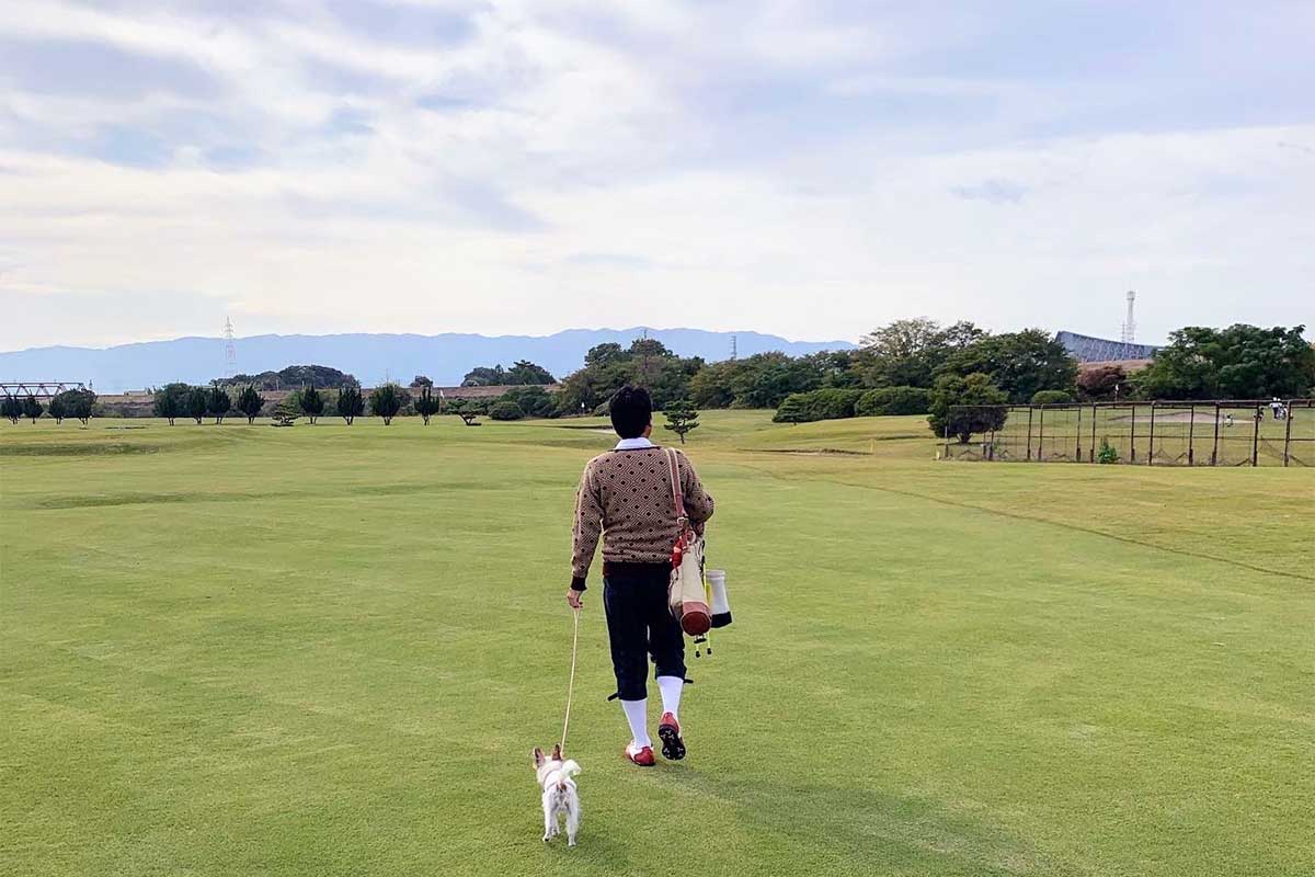 ペットと一緒にゴルフ場の散歩を楽しむ　写真提供：福本勝幸氏提供