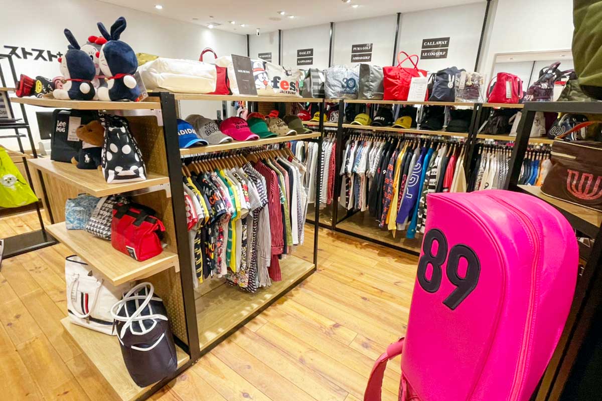 大阪・なんばパークスにオープンしたゴルフアパレル専門リユースショップ「ストスト＋」