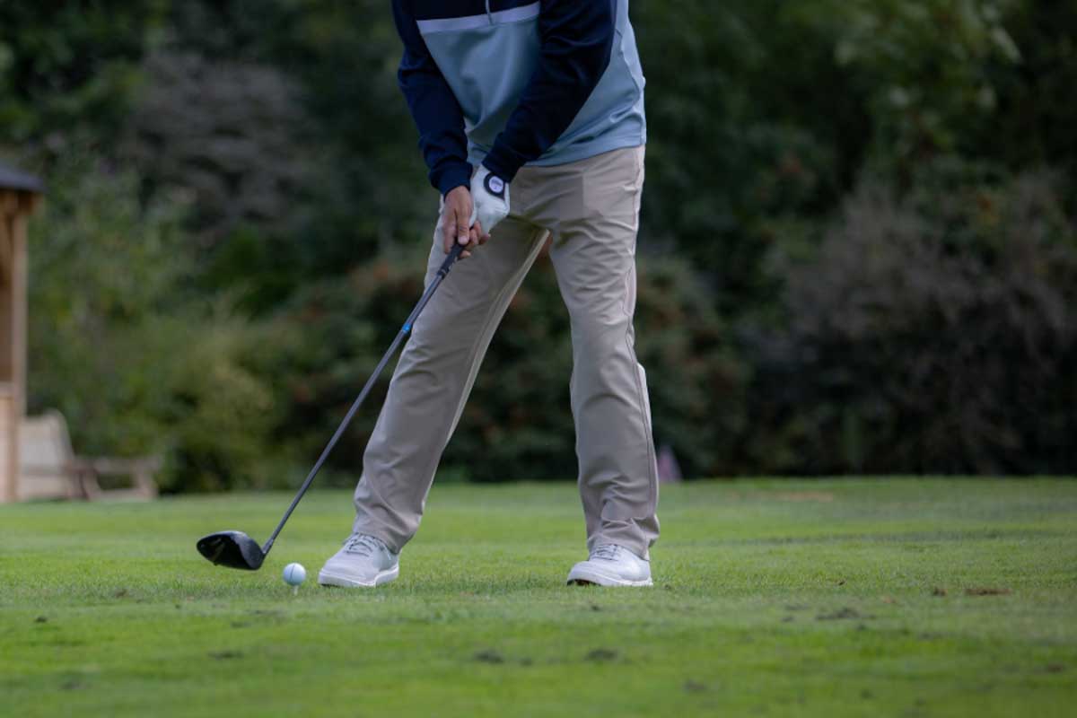 コースでは「真っすぐ」構えたり打つことよりも、自分の傾向に合わせた「ミスのパターン」を予想してターゲットを狙う