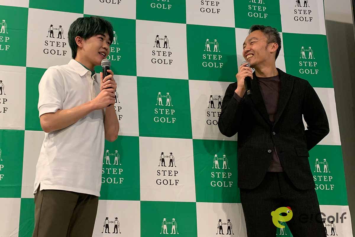 鈴木福くん（左）と榎本考修代表取締役（右）
