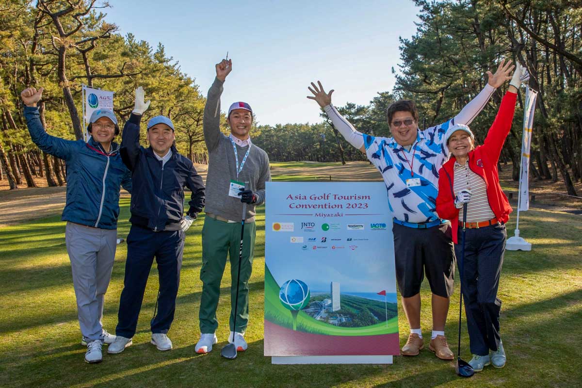 バイヤーたちは日本を代表するゴルフリゾートであるフェニックス・シーガイアでのプレーを満喫