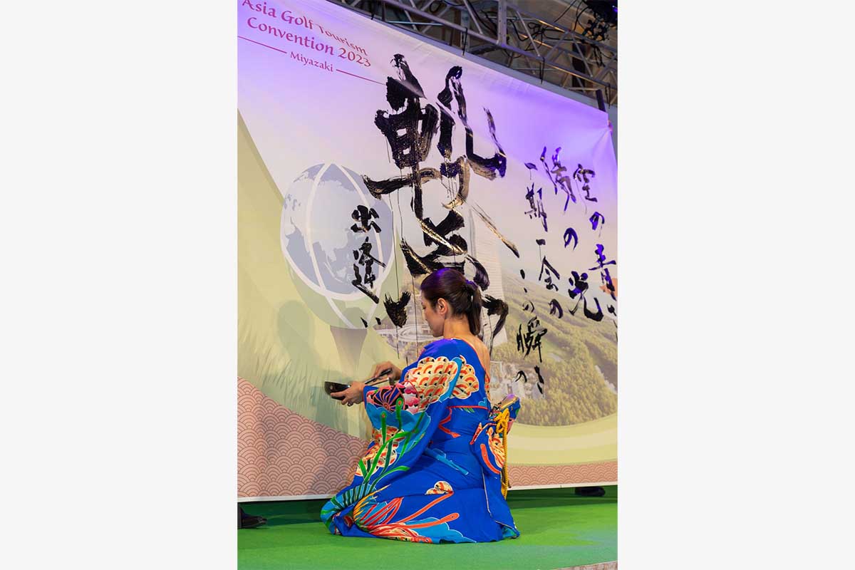 和太鼓の演奏や書道パフォーマンスで日本の文化をPR