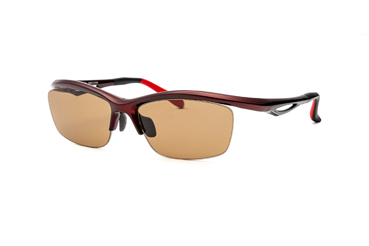 視力に合わせたオーダーメイドレンズへ変更が可能なスポーツサングラス（眼鏡市場ISG-S408／価格:7920円）
