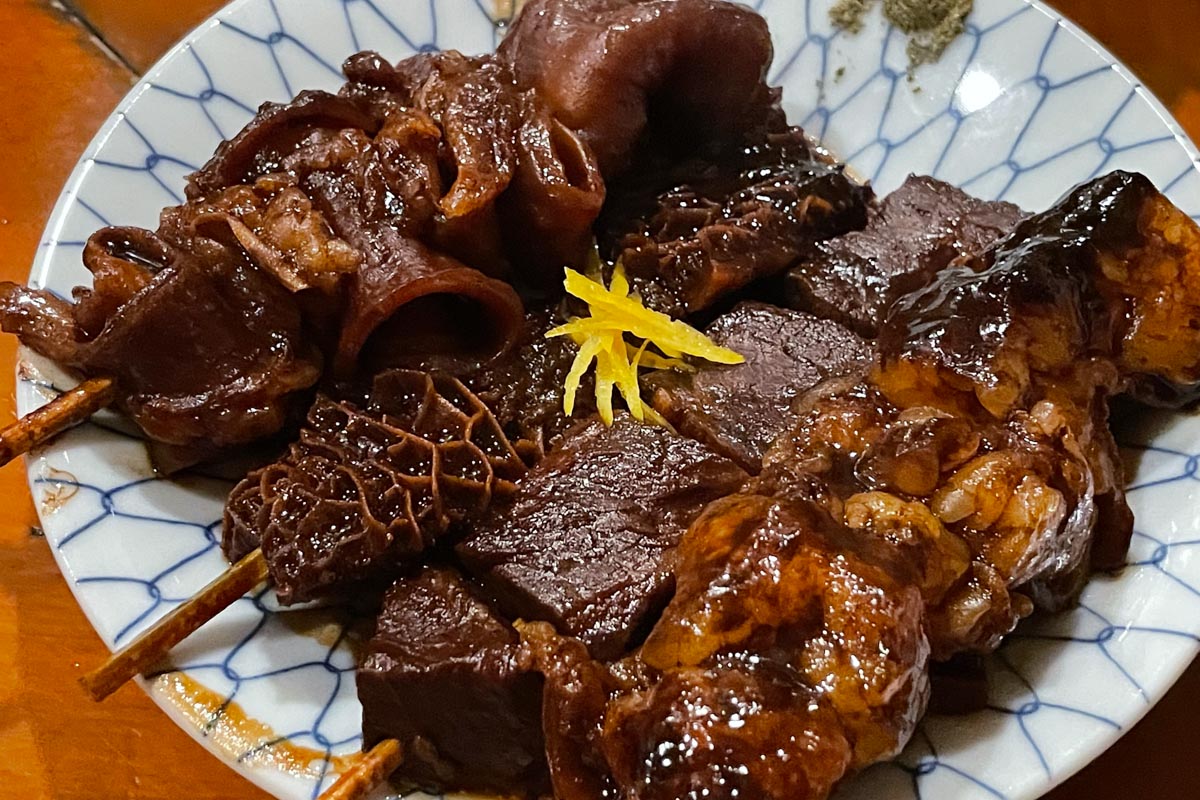 神々しいもつ煮込み