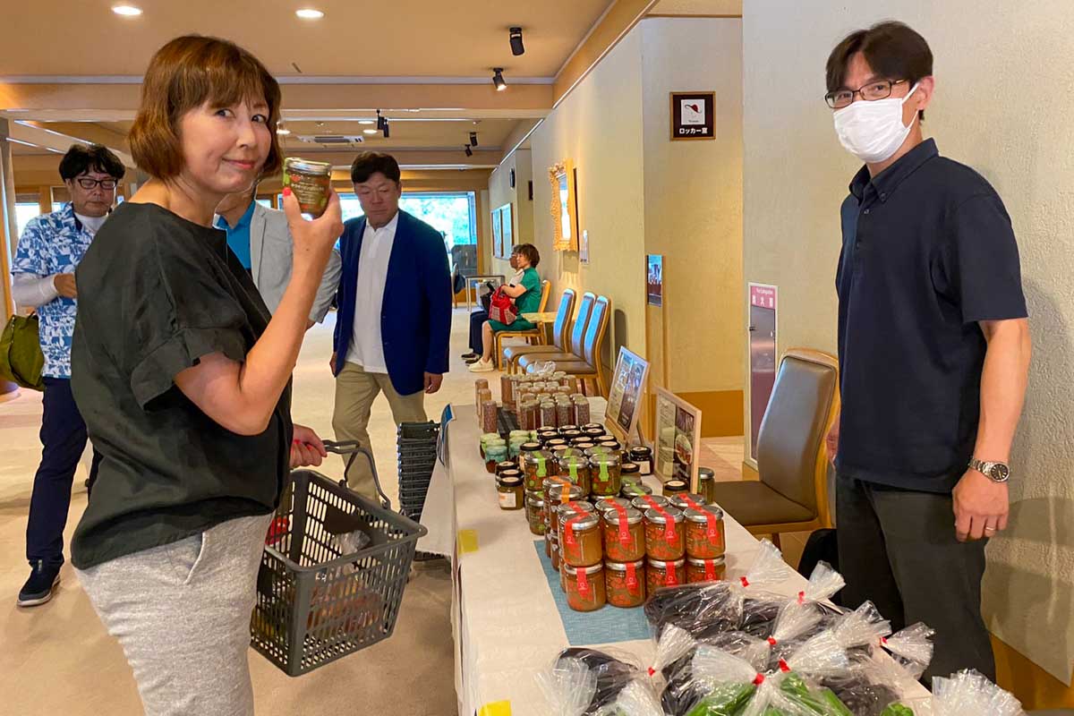 千葉大学 柏の葉キャンパスの手作りジャムや野菜を販売