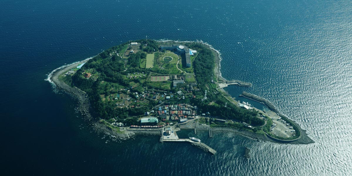 初島　写真：AirX提供
