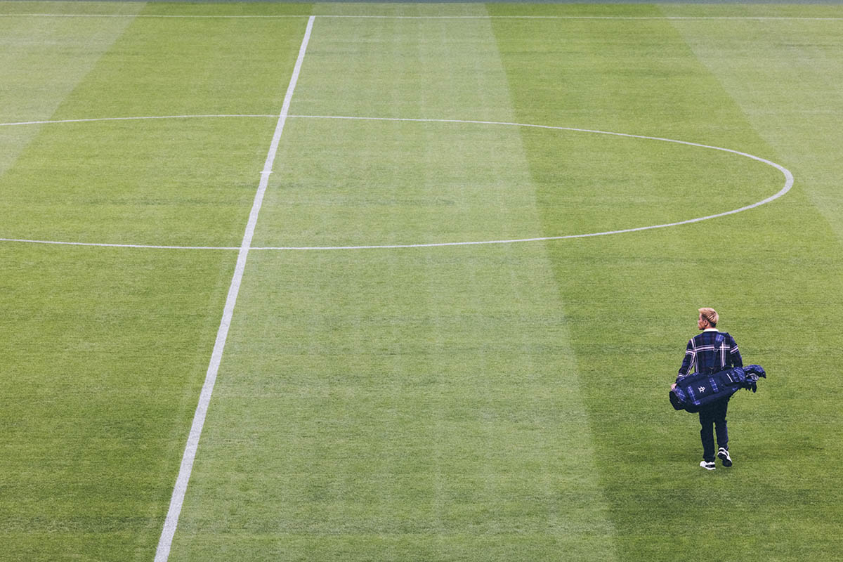 「THE MAN IS BACK」をコンセプトに撮影に挑んだ本田圭佑さん