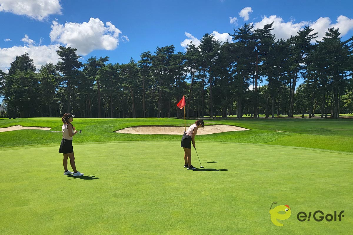 安定したティーショットの連続で、最後まで笑顔でラウンドしていた2人