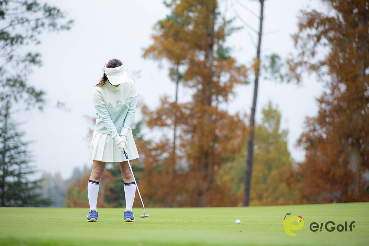 「SENSUS L」が「普段使用しているパターよりも重い」と感じた桑田京香さん。その重さが実はミスヒットにも強い秘訣だった！　写真：落合隆仁