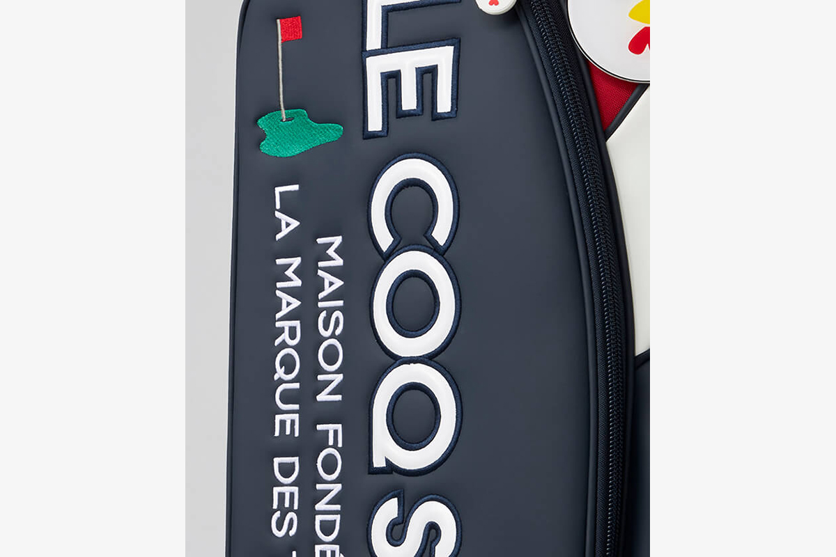 ゴルフアイテムの刺繍がポイント