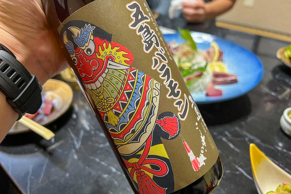 もちろん地酒も楽しめます。芋焼酎「五島バラモン」が定番です